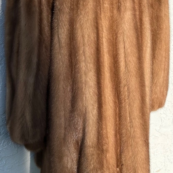 MINK COAT by McRae's Women's Medium Flawless Stylish and supple Mink Coat - Picture 9 of 14